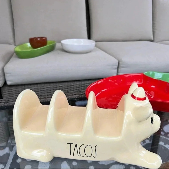 NEW Rae Dunn TACO Stand/Holder adorable ceramic Chihuahua with cute sombrero - Picture 5 of 12